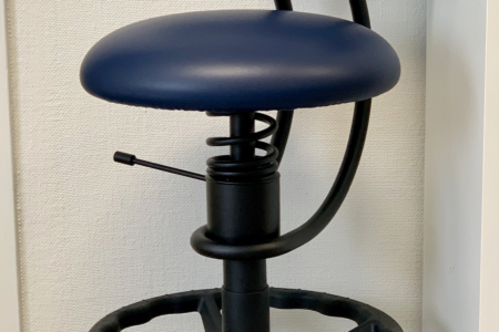 Ergonomisk balansestol med spritbart trekk